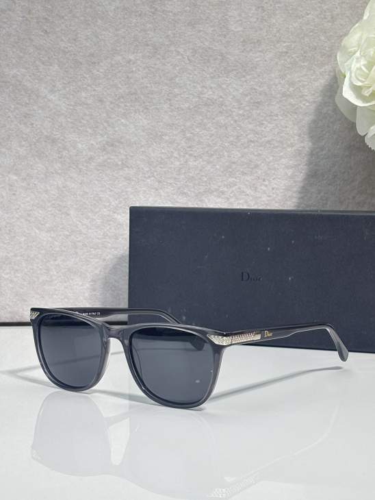Picture of Dior Sunglasses _SKUfw79760490fw